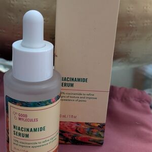 Good Molecules Niacinamide face Serum